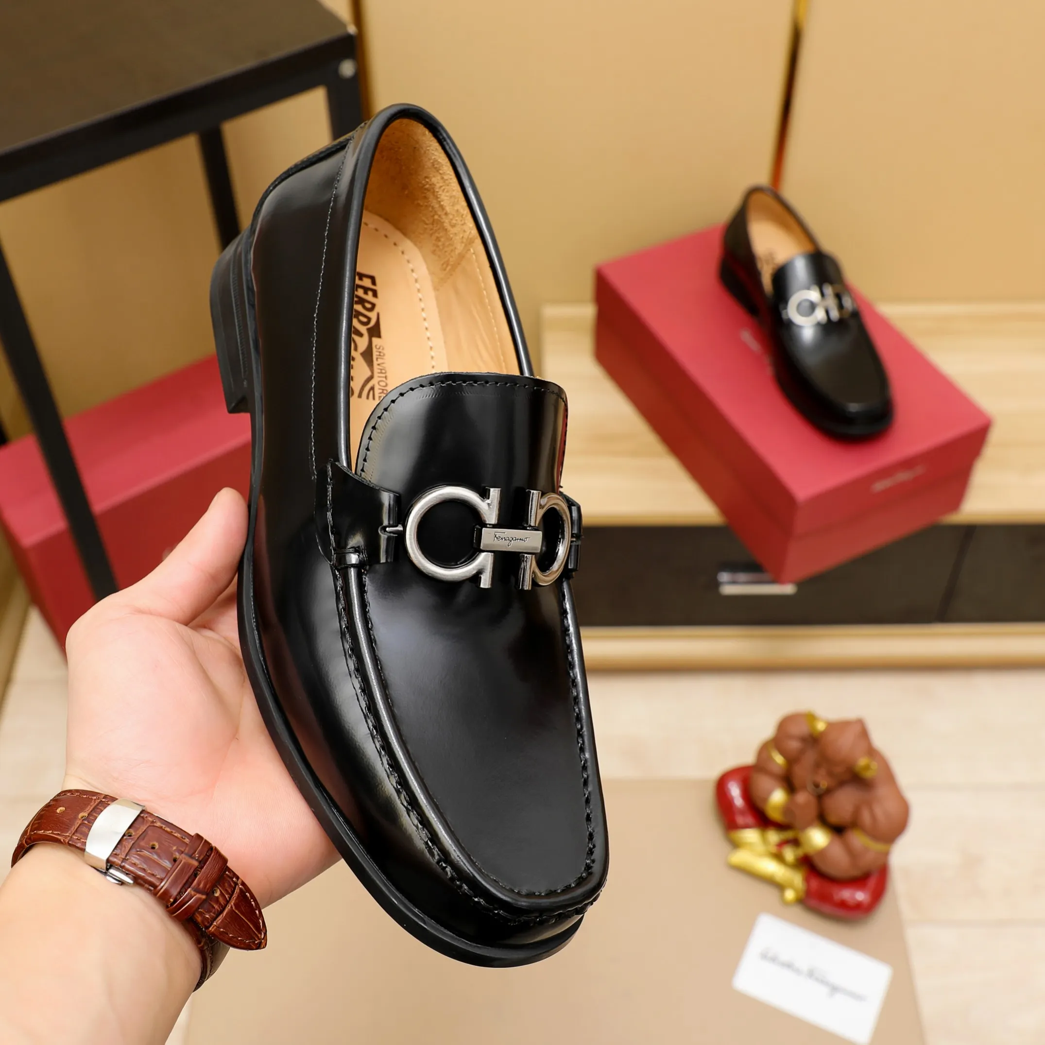 Men's clothing and shoes 💰460 🔥Ferragamo's new men's casual slip-on shoes🇨🇳Official website original 1:1 mold opening, original quality💯Fine workmanship, high-end luxury☘The upper is made of imported Italian first-layer cowhide🌴Luxury🐂leather lining🍓Rubber wear-resistant and non-slip outsole, breathable and comfortable to wear🍍The first choice for high-end men, black, size 38-45